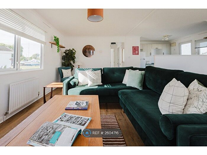 2 Bedroom Bungalow To Rent In Convent Meadows, Christchurch, BH23