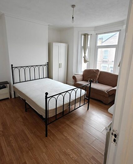 3 Bedroom Flat To Rent In Carson Road, London, E16
