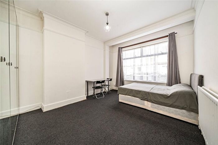 3 Bedroom Terraced House To Rent In Ipswich Road, London, SW17