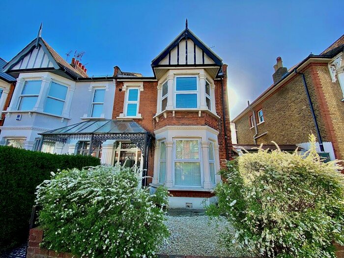 2 Bedroom Flat To Rent In Park Road, Aldersbrook, London, E12