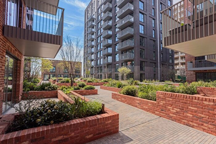 1 Bedroom Flat For Sale In Samara Drive, Southall, UB1
