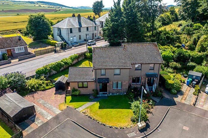 3 Bedroom Semi-Detached House For Sale In Kinnear Court, Guardbridge, St. Andrews, Fife, KY16