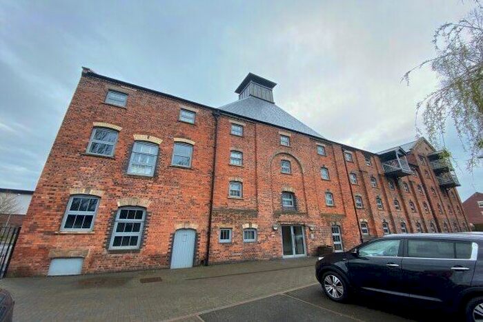 2 Bedroom Flat To Rent In The Malt House, Lichfield, WS14