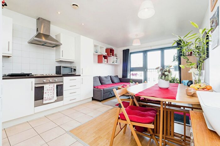 1 Bedroom Flat For Sale In Millstone Close, London, E15