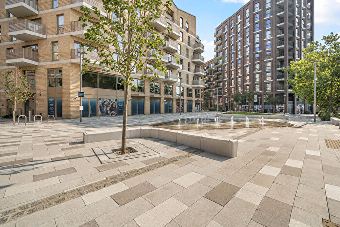 2 Bedroom Apartment To Rent In Joseph Huntley Walk, Reading, RG1