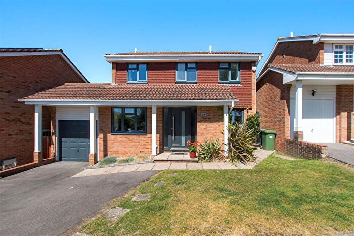 4 Bedroom Detached House For Sale In Green Farm Close, Green Street Green, BR6