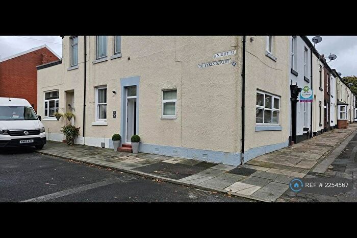 1 Bedroom Flat To Rent In Stockport Road, Gee Cross, SK14