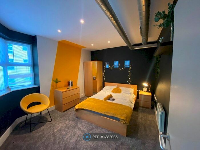 2 Bedroom Flat To Rent In St Mary Street, Cardiff, CF10