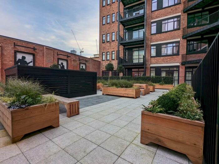 2 Bedroom Apartment To Rent In Priory House, Gooch Street, Birmingham, B5