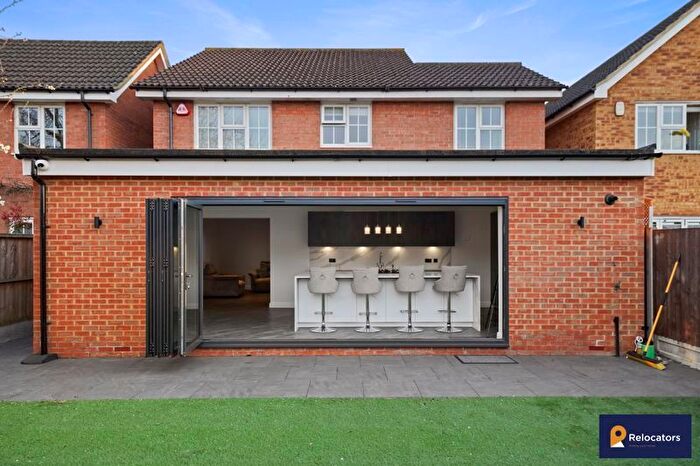 4 Bedroom Detached House To Rent In Burleigh Close, Romford, RM7