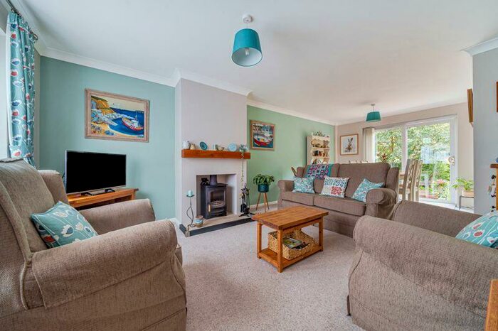 3 Bedroom Detached House For Sale In Buckingham Way, Dorchester, DT1