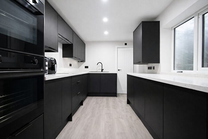 6 Bedroom House To Rent In Moy Road, Roath, CF24