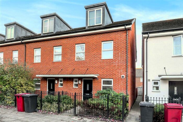 3 Bedroom End Of Terrace House To Rent In Havergate Way, Reading, Berkshire, RG2
