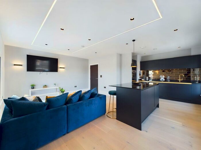 3 Bedroom Apartment To Rent In Bodium, Kings Buildings, HU1