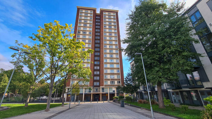 2 Bedroom Block Of Apartments To Rent In Clifton Court, Biggerstaff Street, London, N4