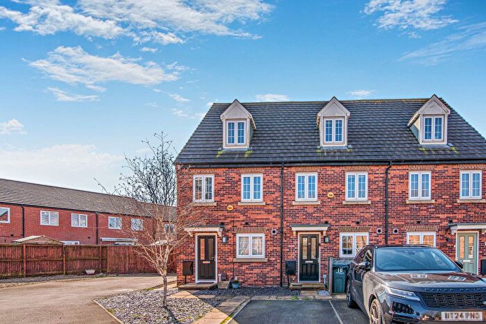 3 Bedroom End Terrace House For Sale In Blenheim Way, Castleford, West Yorkshire, WF10