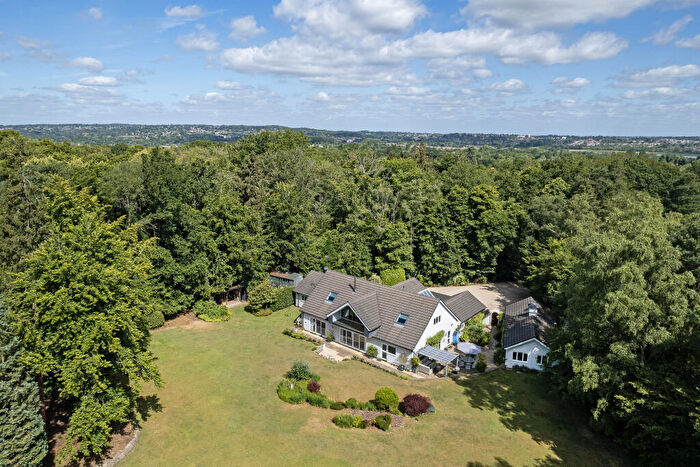 7 Bedroom Detached House For Sale In Crooksbury Road, Farnham, GU10