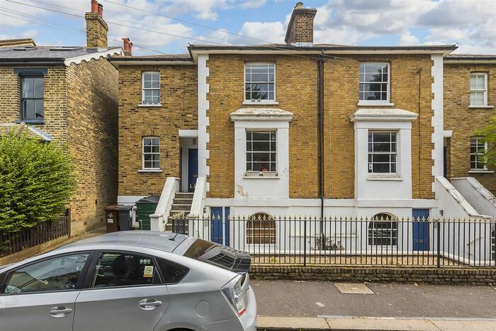 2 Bedroom Flat To Rent In Harriet House, Wingfield Road, Walthamstow, London, E17