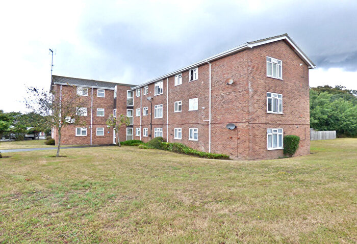 2 Bedroom Flat To Rent In Whimbrel Court, Curlew Road, Christchurch, Dorset, BH23