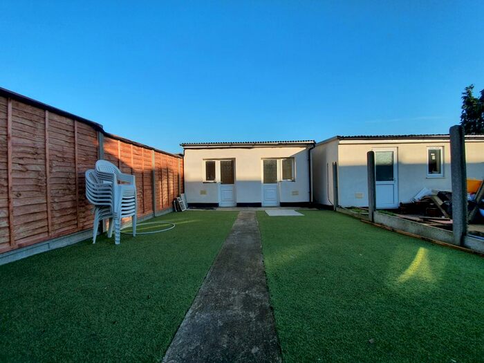 Studio To Rent In Dale Avenue, Edgware HA8