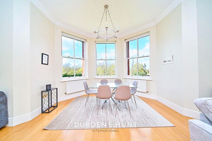 2 Bedroom Apartment To Rent In Osborne House, Repton Park, Woodford Green, IG8