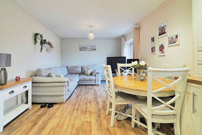 1 Bedroom Flat For Sale In Old School Mews, Shrewton, Salisbury, SP3