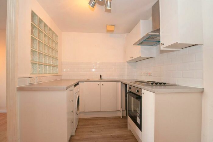 1 Bedroom Apartment To Rent In Campbell Drive, CF11