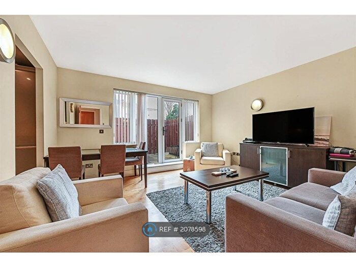 2 Bedroom Flat To Rent In Llanvanor Road, London, NW2