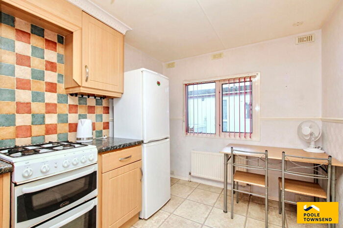 2 Bedroom Chalet For Sale In West Shore Park, Walney, Barrow-in-furness, LA14