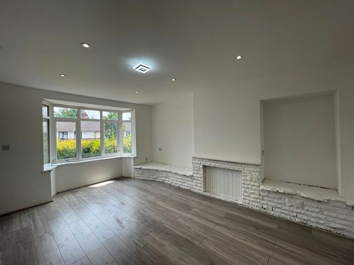 3 Bedroom End Of Terrace House To Rent In Hawkesyard Road, Birmingham, B24