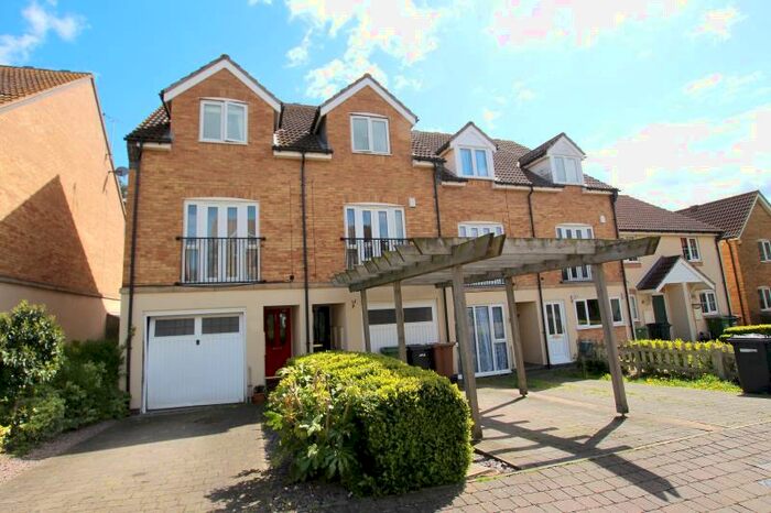 3 Bedroom Town House To Rent In St Katherines Mews, Hampton Hargate, PE7