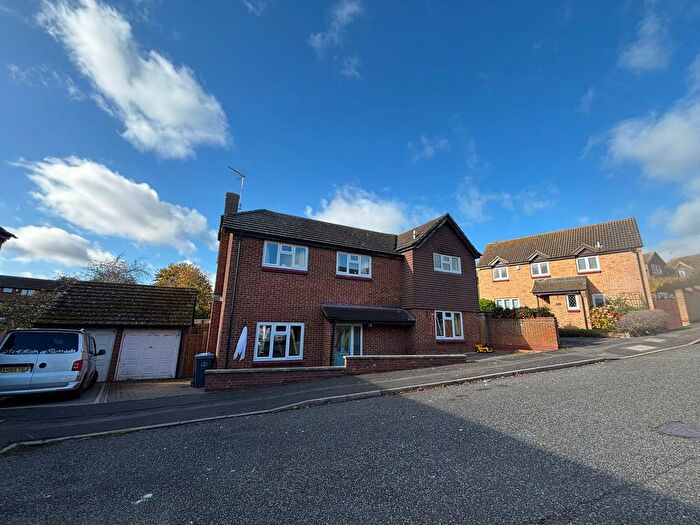 5 Bedroom Detached House For Sale In Healey Close, Northampton, NN3