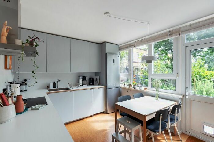 2 Bedroom Maisonette To Rent In Garnies Close, London, SE15