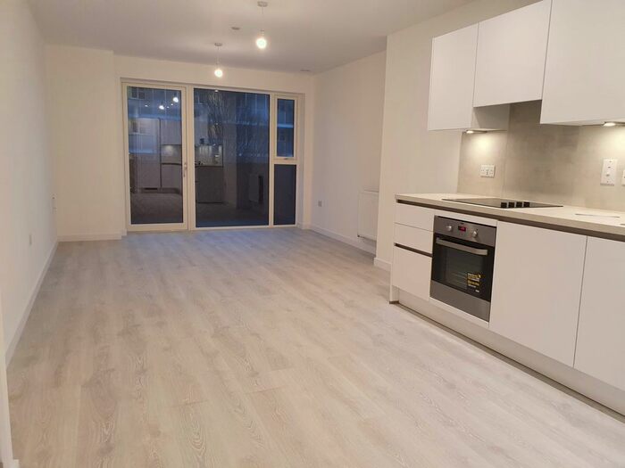 2 Bedroom Flat To Rent In Western Circus, London, W3