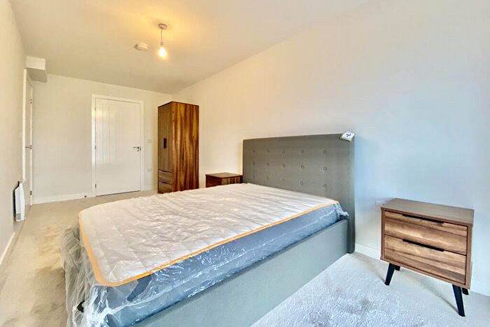 2 Bedroom Apartment To Rent In Victoria Riverside, Hunslet Road, Leeds, LS10