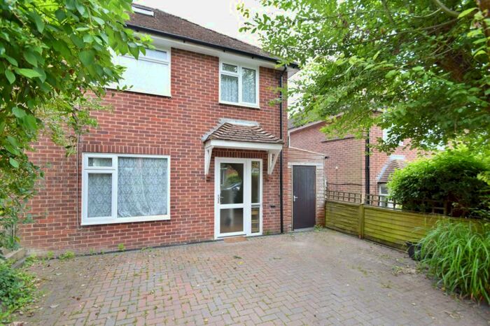 4 Bedroom Semi-Detached House To Rent In Winchester, SO23