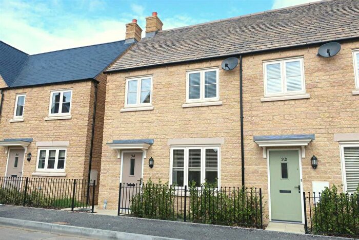 3 Bedroom Semi-Detached House To Rent In Swallow Road, Bourton-on-the-Water, GL54