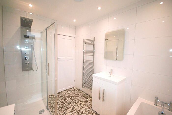 3 Bedroom Terraced House To Rent In Southbourne Grove, Westcliff-On-Sea, SS0