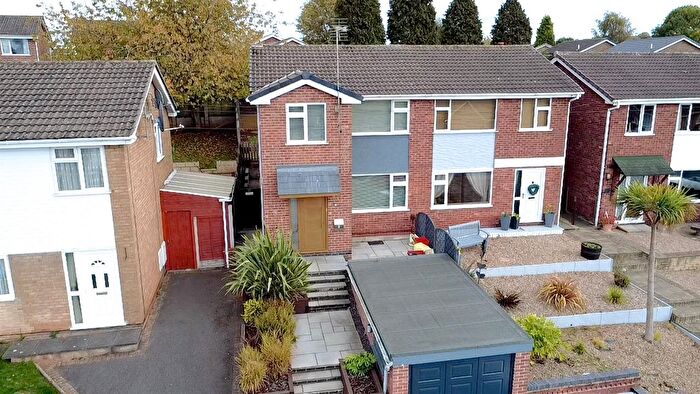 3 Bedroom Semi-Detached House For Sale In Glebe Road, Thringstone, Coalville, LE67