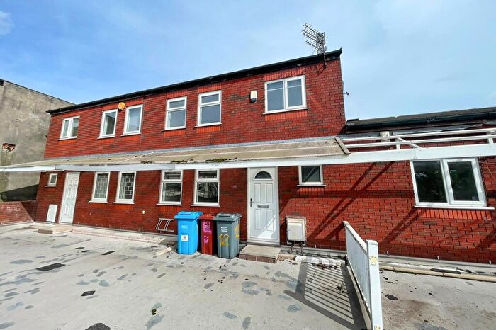 4 Bedroom Flat To Rent In Boland Drive, Fallowfield, M14