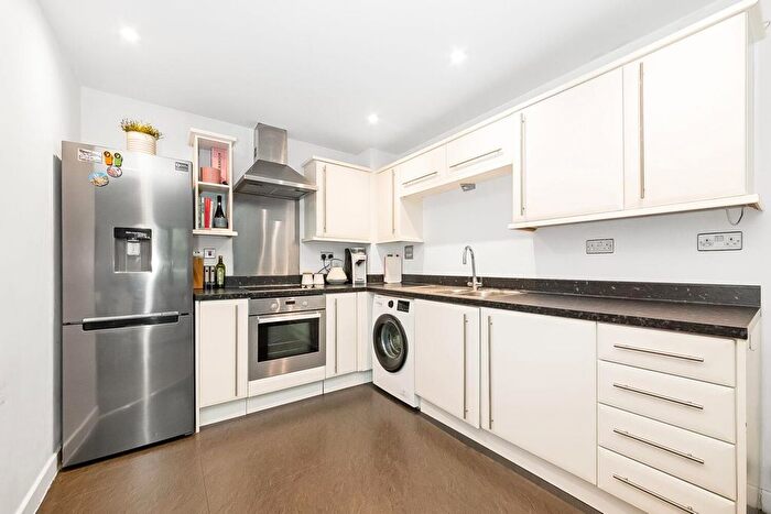 1 Bedroom Flat To Rent In Crown Dale, Crystal Palace, SE19