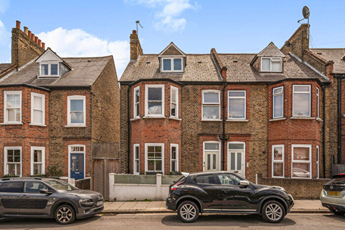 2 Bedroom Flat For Sale In Solway Road, London, SE22