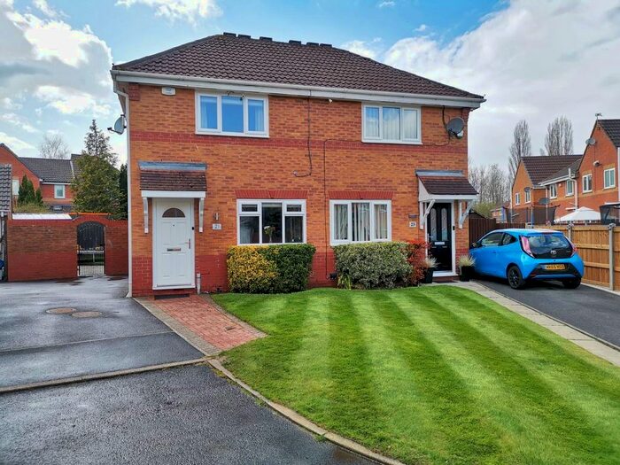 3 Bedroom Semi-Detached House To Rent In Edenbridge Drive, Radcliffe, Manchester, M26