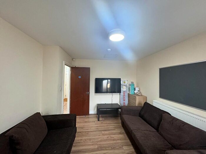 5 Bedroom Terraced House To Rent In Hall Lane, Liverpool, Merseyside, L7