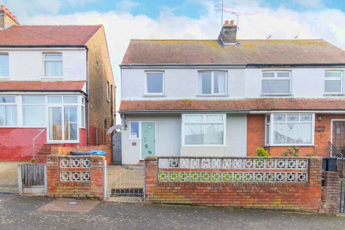 3 Bedroom Semi-Detached House For Sale In Invicta Road, Margate, CT9