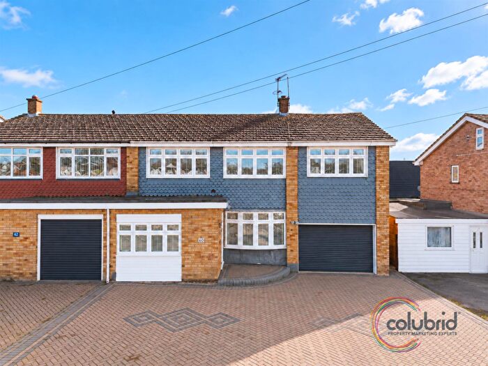 5 Bedroom Semi-Detached House For Sale In The Sorrells, Corringham, SS17