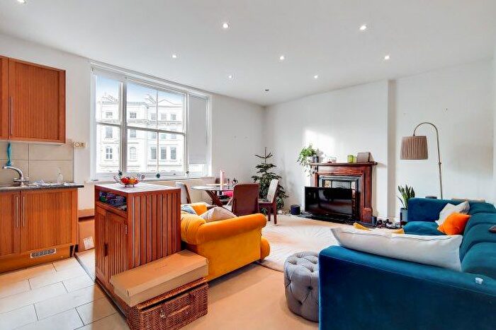 2 Bedroom Flat To Rent In Stanley Crescent, London, W11