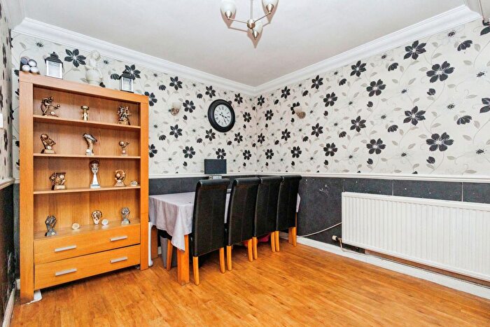 4 Bedroom Detached House For Sale In Mary Street, Droylsden, Lancashire, M43