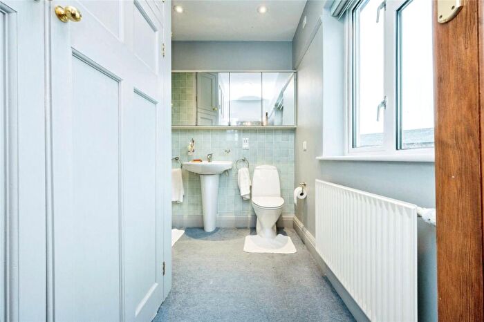 4 Bedroom Detached House For Sale In Clarendon Street, Bedford, Bedfordshire, MK41