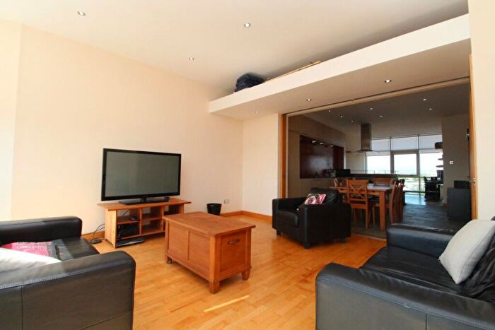 2 Bedroom Flat To Rent In Renfrew Street, Glasgow, G3